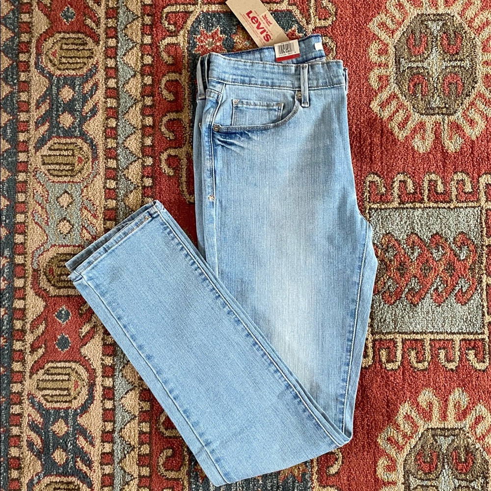 NWT Levi's Blue Jeans 30W 32L - Picture 2 of 7